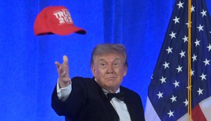 Donald Tramp na večeri sa dopisnicima u Vašingtonu