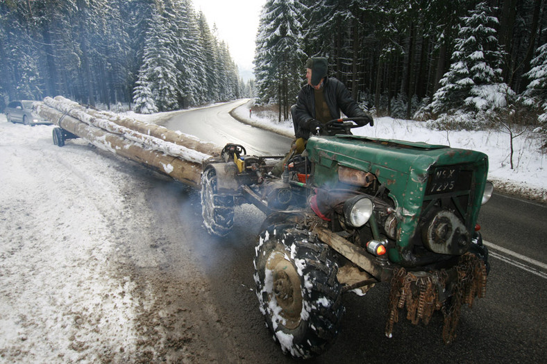 TOPR i Skoda Superb: zimowe klimaty w tatrach