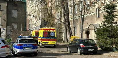 Tragedia w stolicy. Chłopiec wypadł z 4. piętra. Zmarł w szpitalu