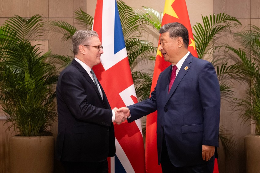 Si Đinping i Kir Starmer na susretu na samitu G20 u Riju de Žaneiru 18. novembra