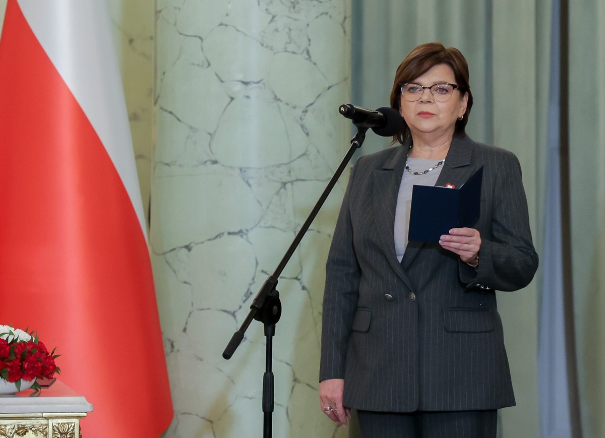 Kierowany przez Izabelę Leszczynę resort zdrowia postanowił uśrednić kwotę, jaką wypłaci szpitalom