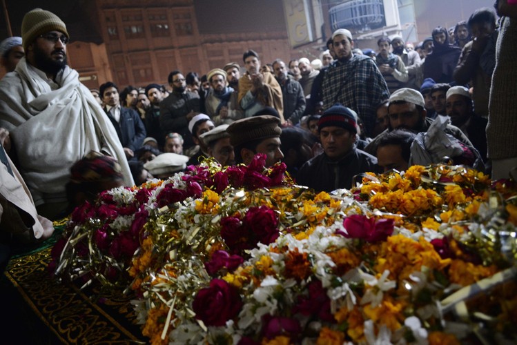 Pogrzeb chłopca zabitego podczas ataku na szkołę w Peszawarze