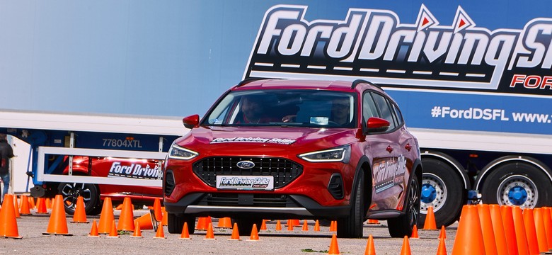Ford za darmo szkoli kierowców w Polsce. Umiesz się pohamować?