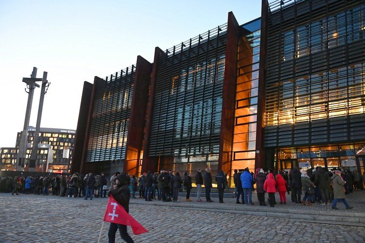 Gdańszczanie żegnają swojego prezydenta