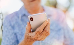 Telefon Serdeczności – dla seniorów, którym doskwiera izolacja