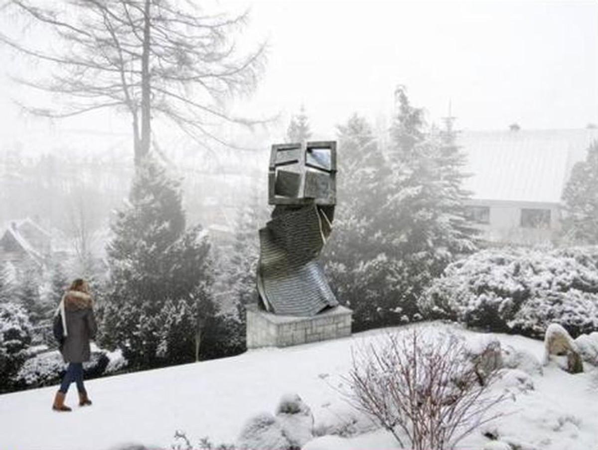 Projekt pomnika ku czci ofiar katastrofy smoleńskiej w Zakopanem