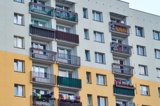 Koniec euforii deweloperów? Coraz mniej optymizmu co do sprzedaży mieszkań [RAPORT]