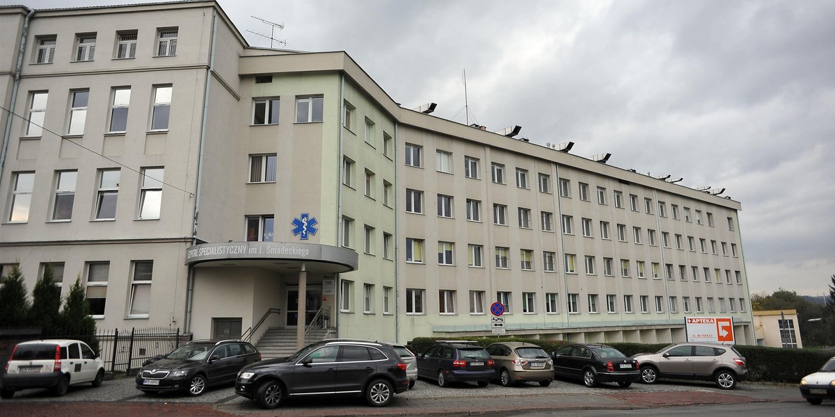 Szpital w Nowym Sączu. Właśnie tu najpierw trafiło 20-miesięczne dziecko z obrażeniami. 