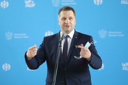 Akcja szczepień w szkołach. Czarnek informuje o szczegółach