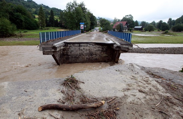 KASINKA MAA NAWANICA PODTOPIENIA ZNISZCZENIA