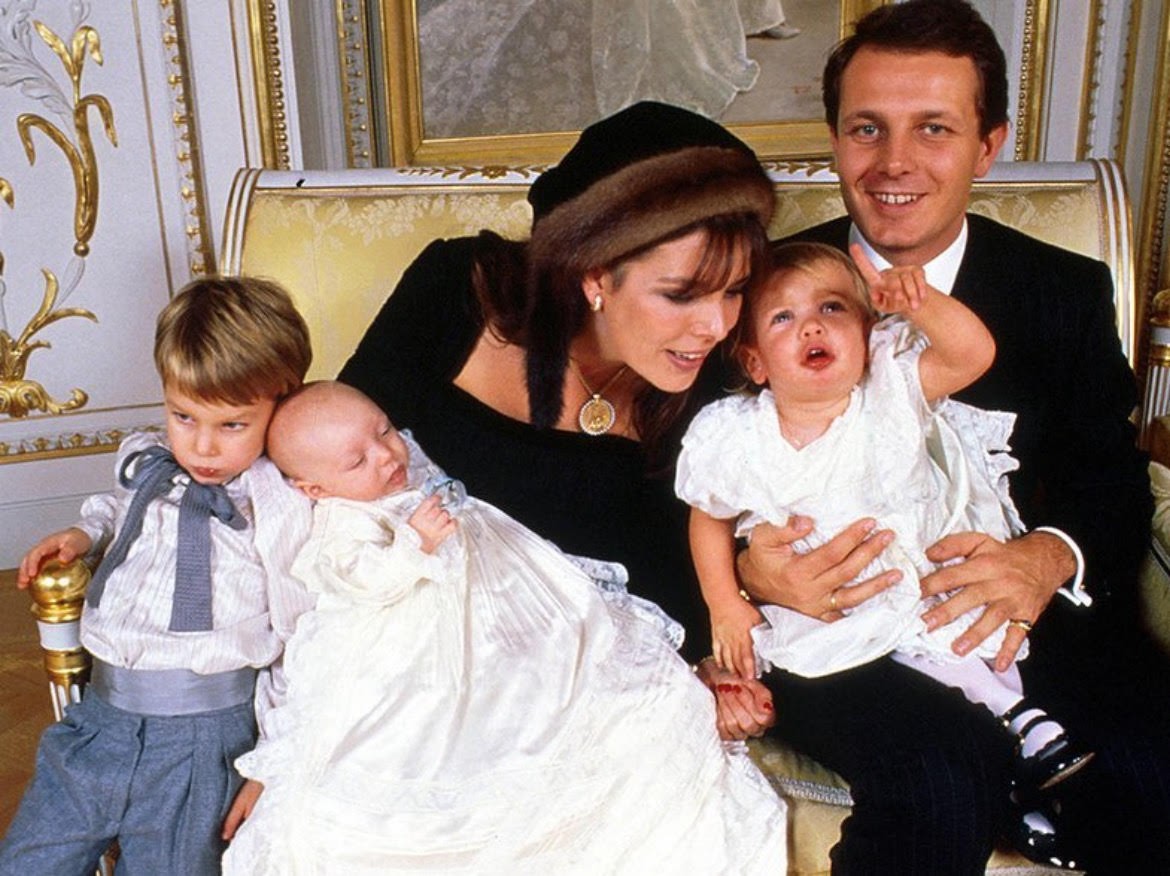 Princezná Karolína a Stefano Casiraghi so svojimi deťmi Andreom, Charlotte a Pierrom.
