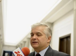 Tusk zwerbował Cimoszewicza. SLD ma kłopot