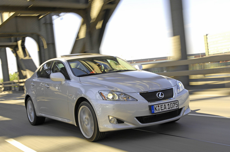 10 - Lexus IS (II)