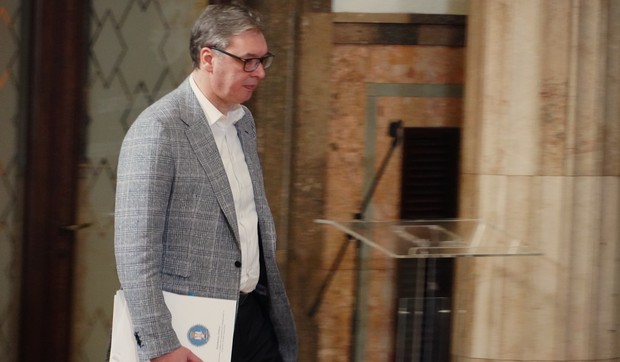 Vučić sednica obraćanje