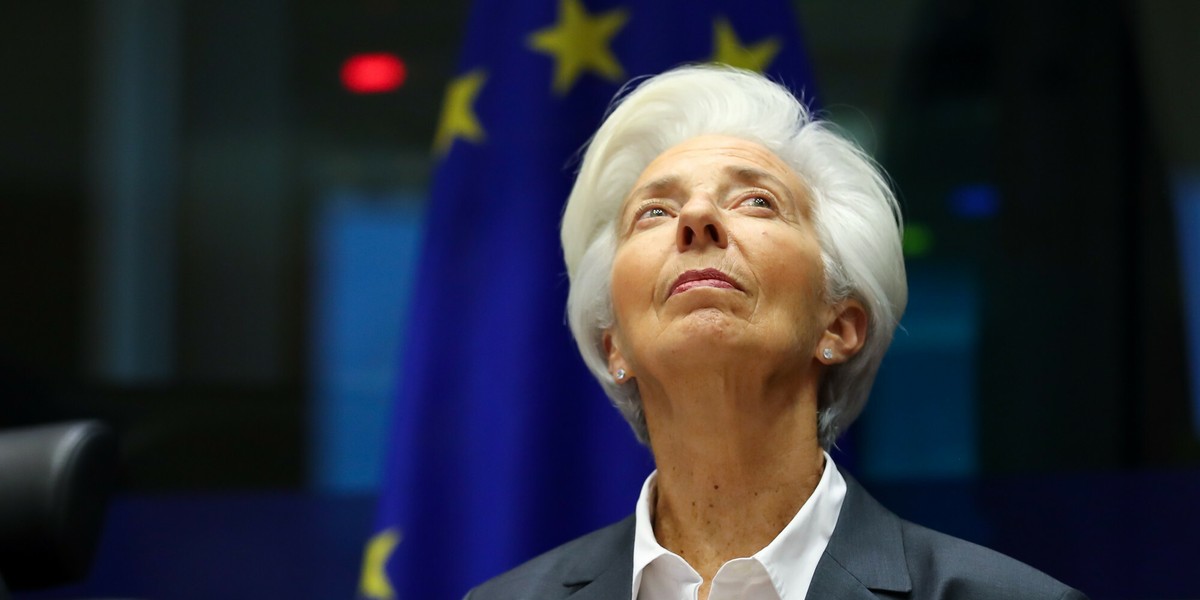 Christine Lagarde wzywa kraje UE do niezwłocznego przyjęcia budżetu i funduszu odbudowy.