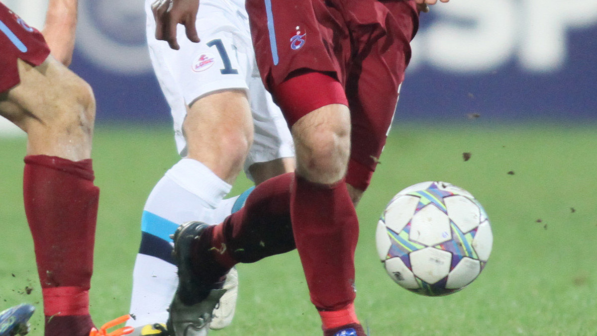 Trabzonspor Trabzon zakończył fazę zasadnicza minionego sezonu na 3. miejscu. To o pozycję niżej niż rok temu, kiedy piłkarze Senola Guneşa bili się o tytuł mistrzowski. Adrian Mierzejewski ma nadzieję na to, że wkrótce uda się jego drużynie powtórzyć ten wyczyn.