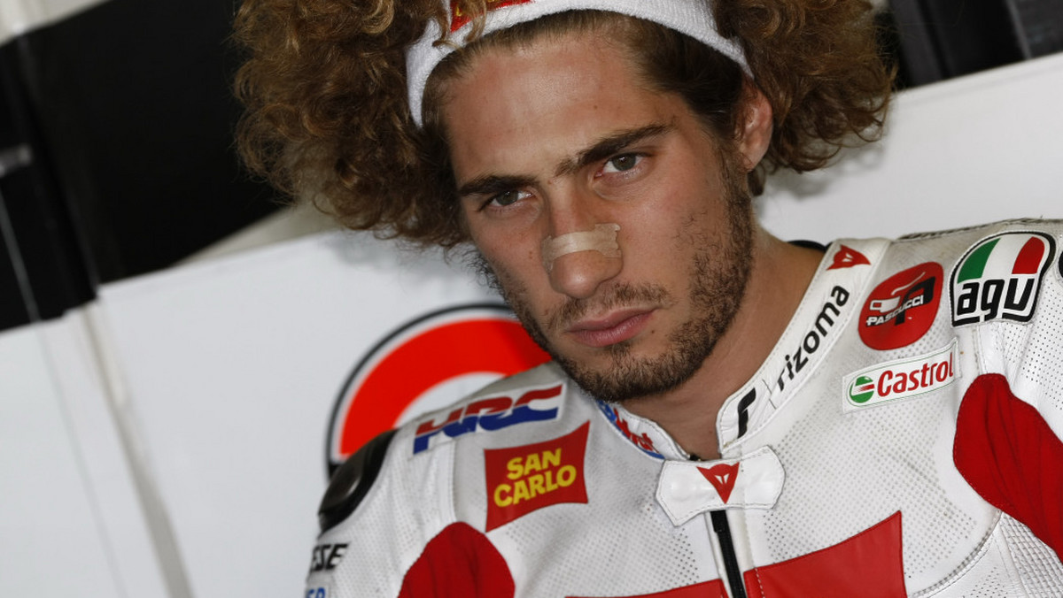 Wschodząca gwiazda MotoGP, włoski motocyklista Marco Simoncelli zginął tragicznie podczas wypadku na drugim okrążeniu wyścigu o Grand Prix Malezji na torze Sepang. Były mistrz świata klasy 250ccm miał zaledwie 24 lata.