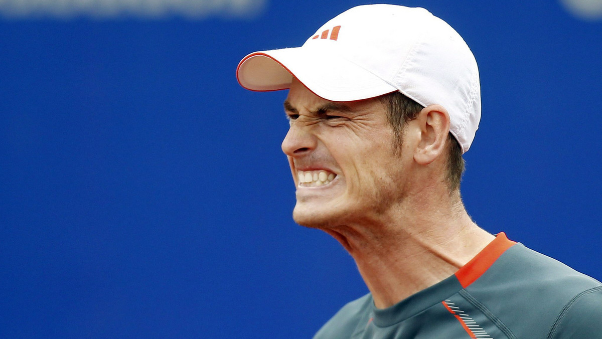 Andy Murray nie zagra w półfinale turnieju ATP w Barcelonie. Rozstawiony z numerem drugim szkocki tenisista przegrał w 1/4 finału z Kanadyjczykiem Milosem Raoniciem 4:6, 6:7 (3-7). Mecz trwał godzinę i 44 minuty.