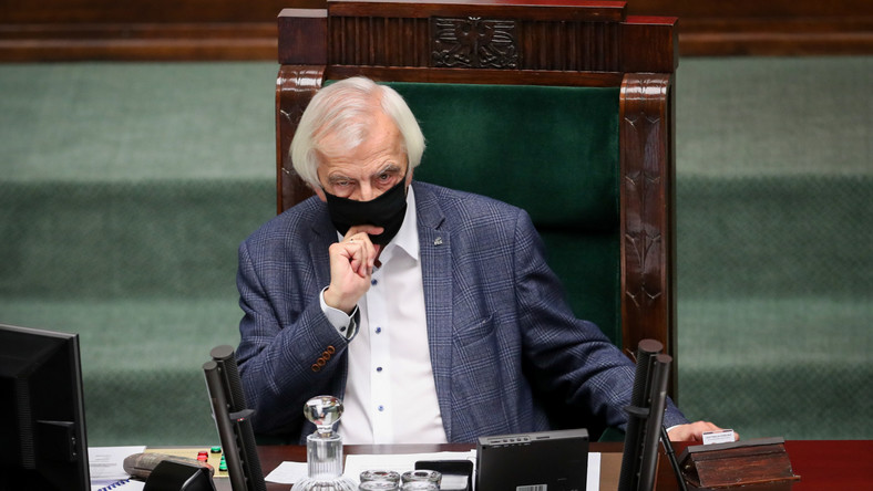 Marszałek Sejmu nie zna nazwisk posłanek. "Kto to jest ta blondyna wysoka?"