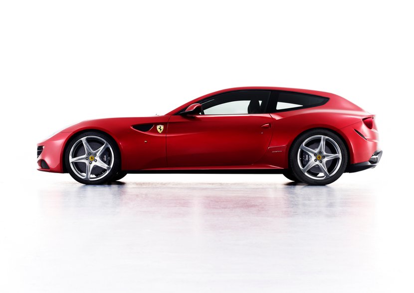 Ferrari FF ma nadwozie shooting brake.