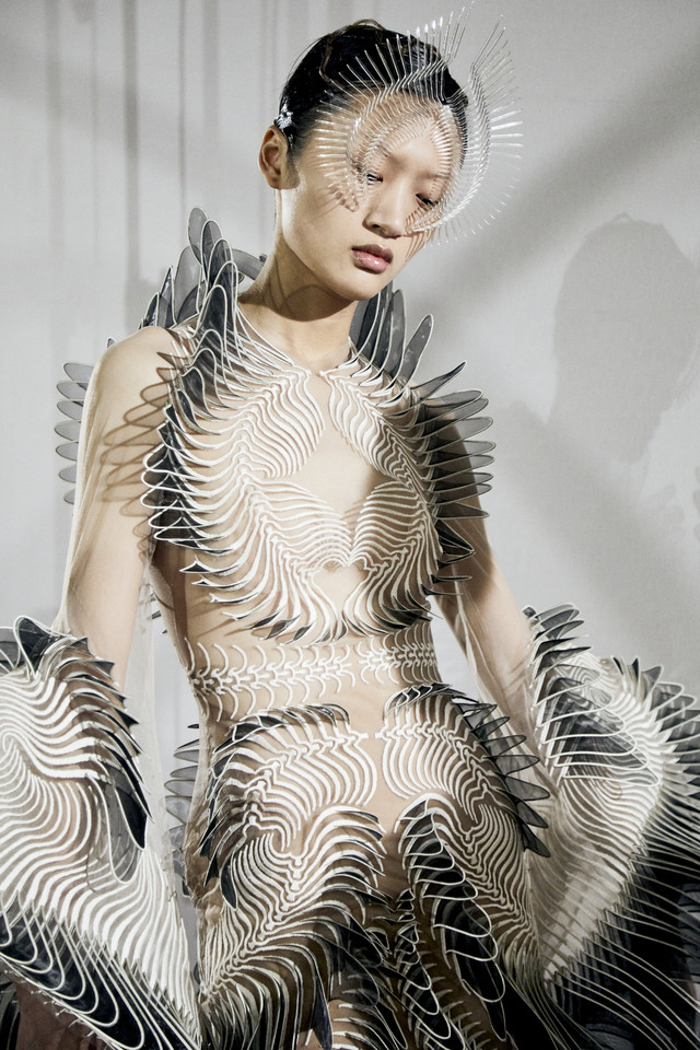 "Alchemic Couture" - Iris van Herpen w Poznaniu