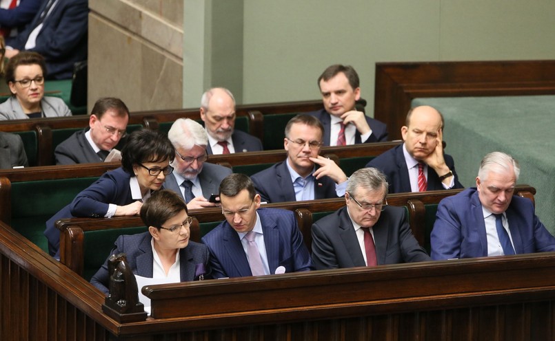 "Kiedy za naszych rządów mieliśmy ponad 4 proc. wzrost PKB, to w narracji PiS Polska była w ruinie, a teraz to jest kraj mlekiem i miodem płynący" - dodał polityk Stronnictwa.