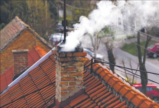 Czyste Powietrze w kryzysie? Samorządy alarmują, NFOŚiGW ma inne zdanie