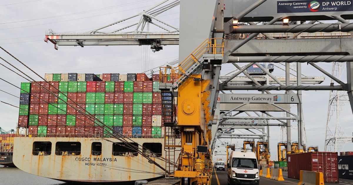 The world's top metals trader is stuck in another nickel-shipment snafu ...