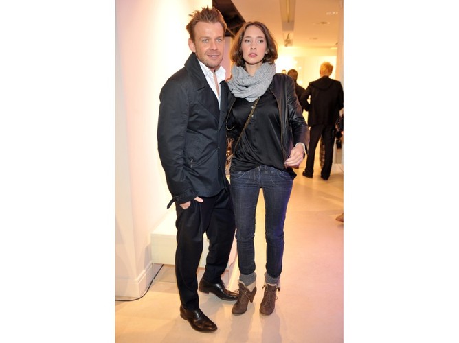 Marysia Góralczyk tym razem nie zaszlała ze stylizacją, ale efekt jest całkiem poprawny, choć przydałoby się trochę ożywiających kolorów