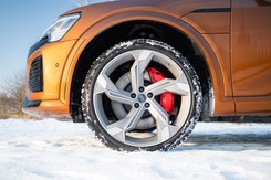 Audi SQ8 e-tron. Ogromny akumulator a w trasie nie mniejsze zaskoczenie