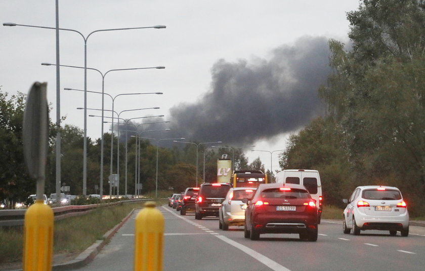 Pożar w Konstancinie-Jeziornej. Czarny dym spowił okolice