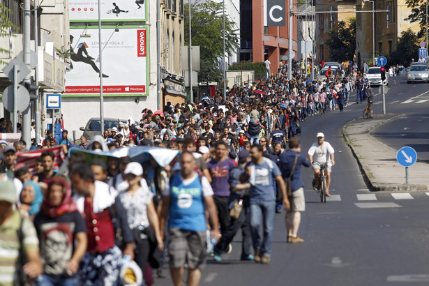 Operacja: uchodźcy. Kiedy przyjadą? Skąd? Co dostaną? Kto za to zapłaci?