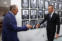 Szijjarto jedynym ministrem UE, który spotkał się z Ławrowem. Oto jak to uzasadnia