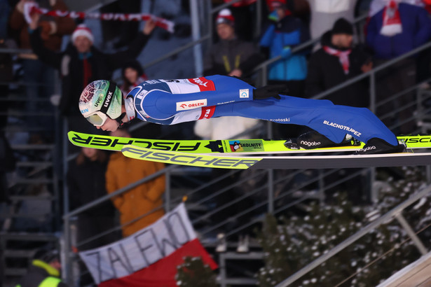 Aleksander Zniszczoł podczas zawodów Pucharu Świata w skokach narciarskich w Zakopanem