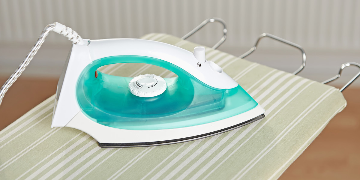 Clothes iron