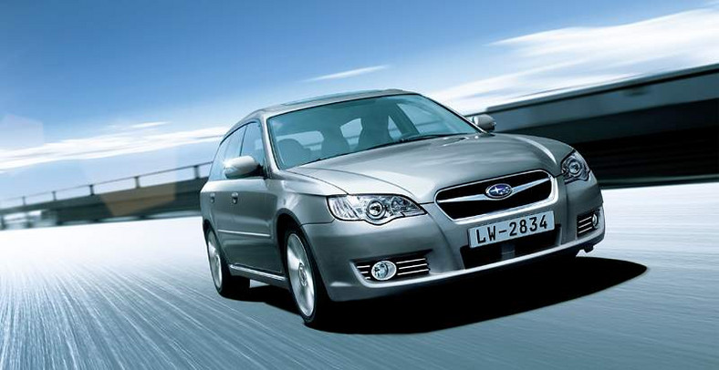 Paryż: Subaru Legacy po face liftingu