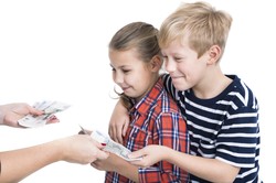 Temat niemal tak trudny jak seks... Polacy fatalnie prowadzą edukację finansową dzieci