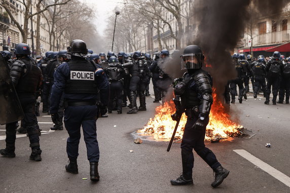 Paryż w ogniu. Starcia z policją