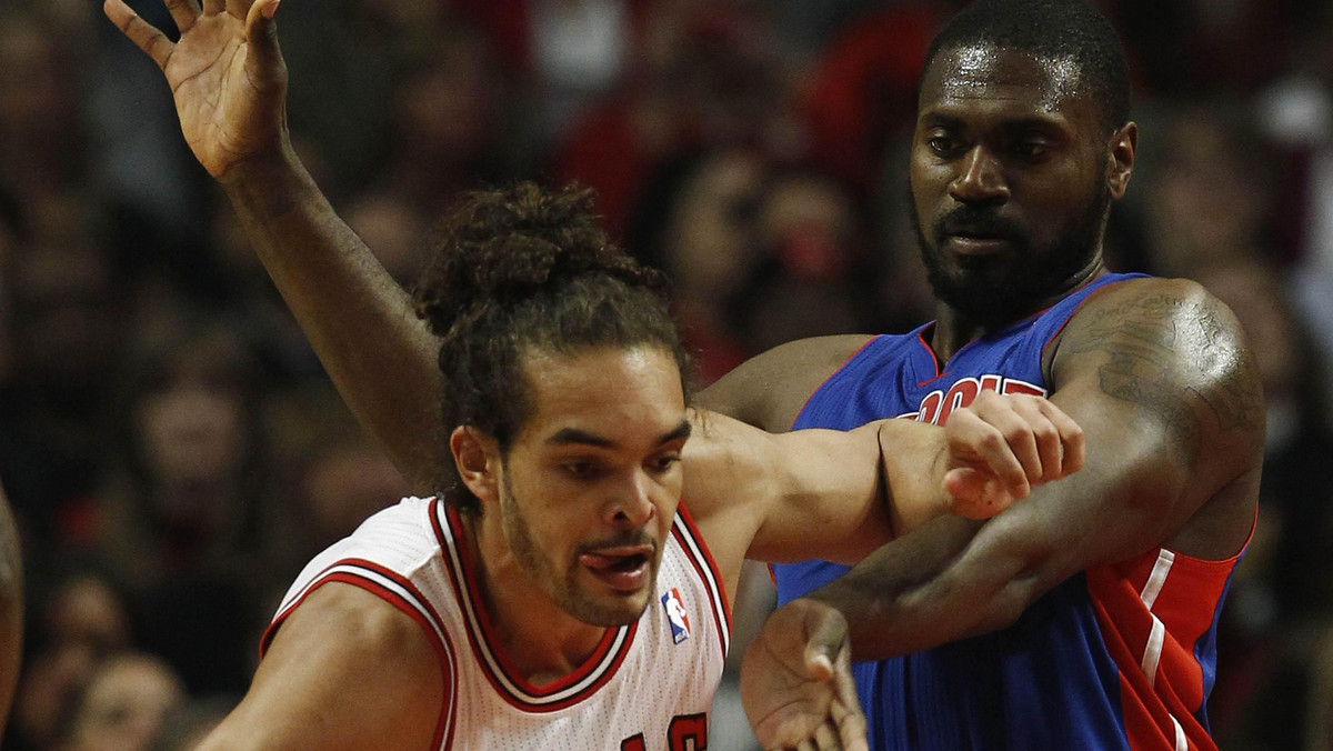 W poniedziałkowej serii spotkań NBA, wyjazdowe zwycięstwo odniósł lider konferencji wschodniej, koszykarze Chicago Bulls. Byki po dogrywce pokonały Detroit Pistons 100:94.