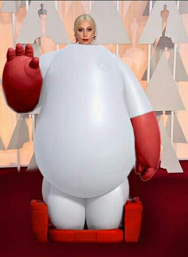 Lady Gaga królową oscarowych memów