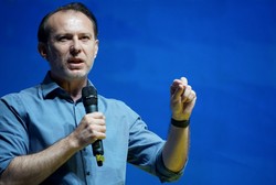 Były premier Rumunii usłyszał zarzuty. Chodzi o szczepionki na COVID-19