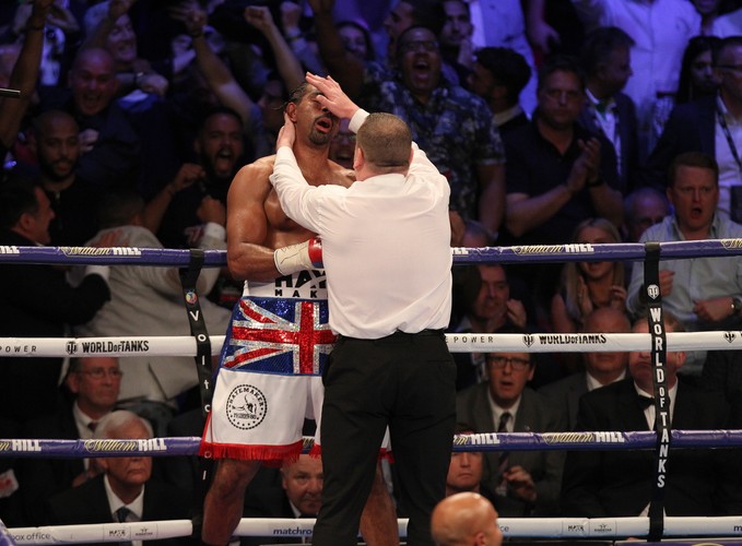David Haye trzy razy leżał na deskach. Tony Bellew wygrał w piątej rundzie