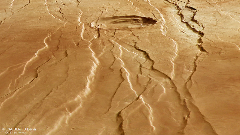 Tantalus Fossae na obrazach z sondy Mars Express