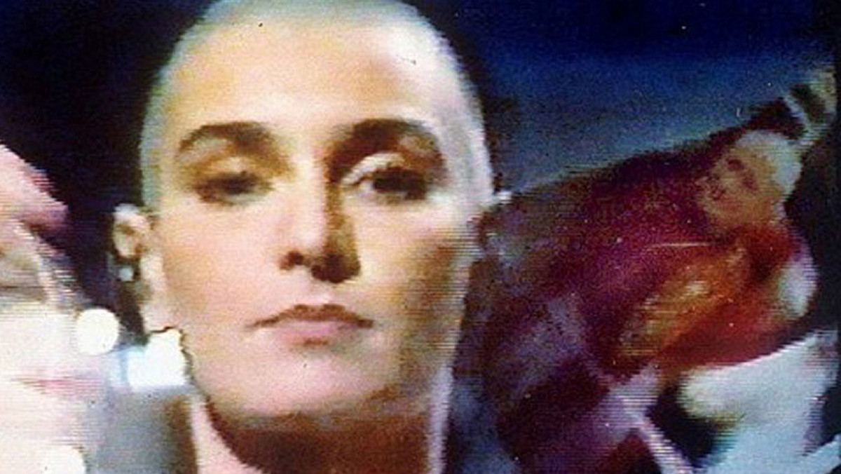 Sinead O’Connor podarła zdjęcie Jana Pawła II, by zwrócić uwagę na pedofilię