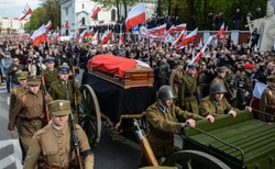 Płk Zygmunt Szendzielarz "Łupaszka" spoczął na Wojskowych Powązkach. ZOBACZ ZDJĘCIA