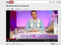 Wróżbita Dawid uciera nosa dowcipnisiowi