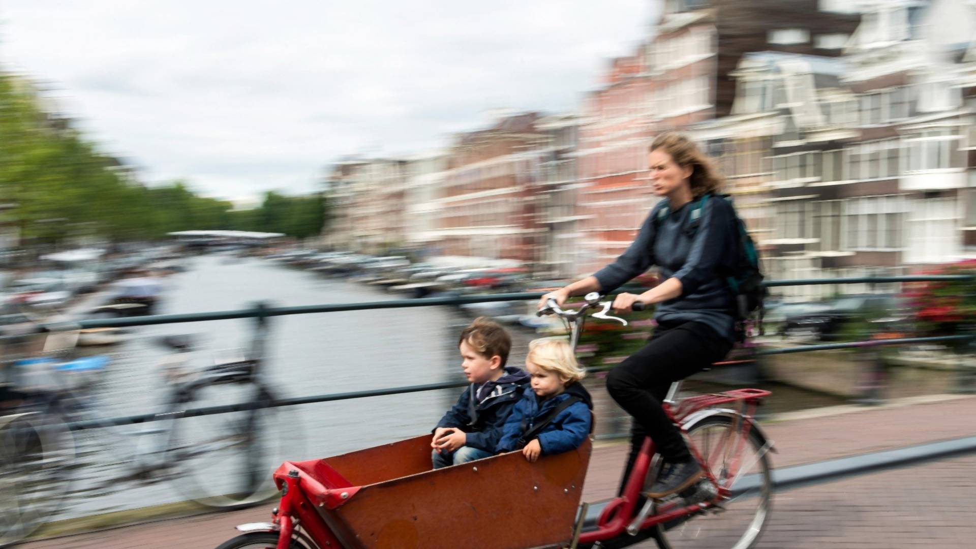 Zašto u Holandiji rastu najsrećnija deca - i šta Srbija iz toga može da nauči