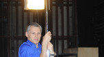 Robert Kozyra tańczy na rurze podczas warszawskiego castingu do programu "Mam talent!" (fot. mwmedia)