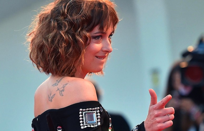Wytatuowana Dakota Johnson na festiwalu w Wenecji