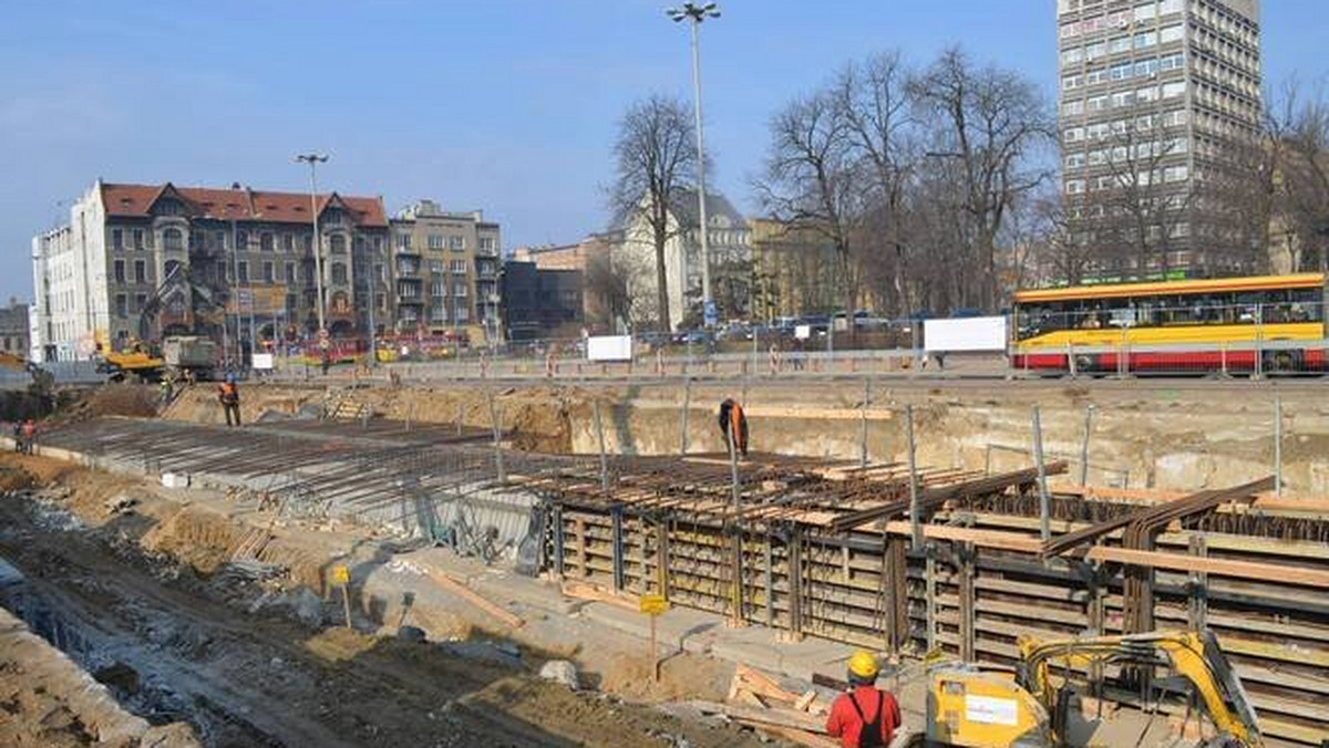 Ministerstwo Infrastruktury i Centrum Unijnych Projektów Transportowych zalecają, by Łódź kontynuowała przetarg na kolejny etap budowy trasy W-Z.